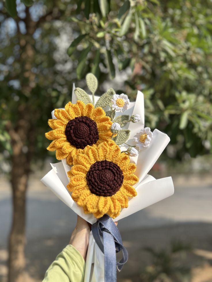 Home crochet sunflower