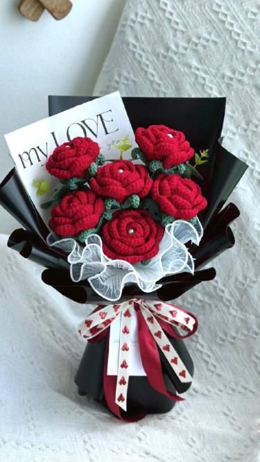 rose bouquet wedding, crochet red roses with pearl